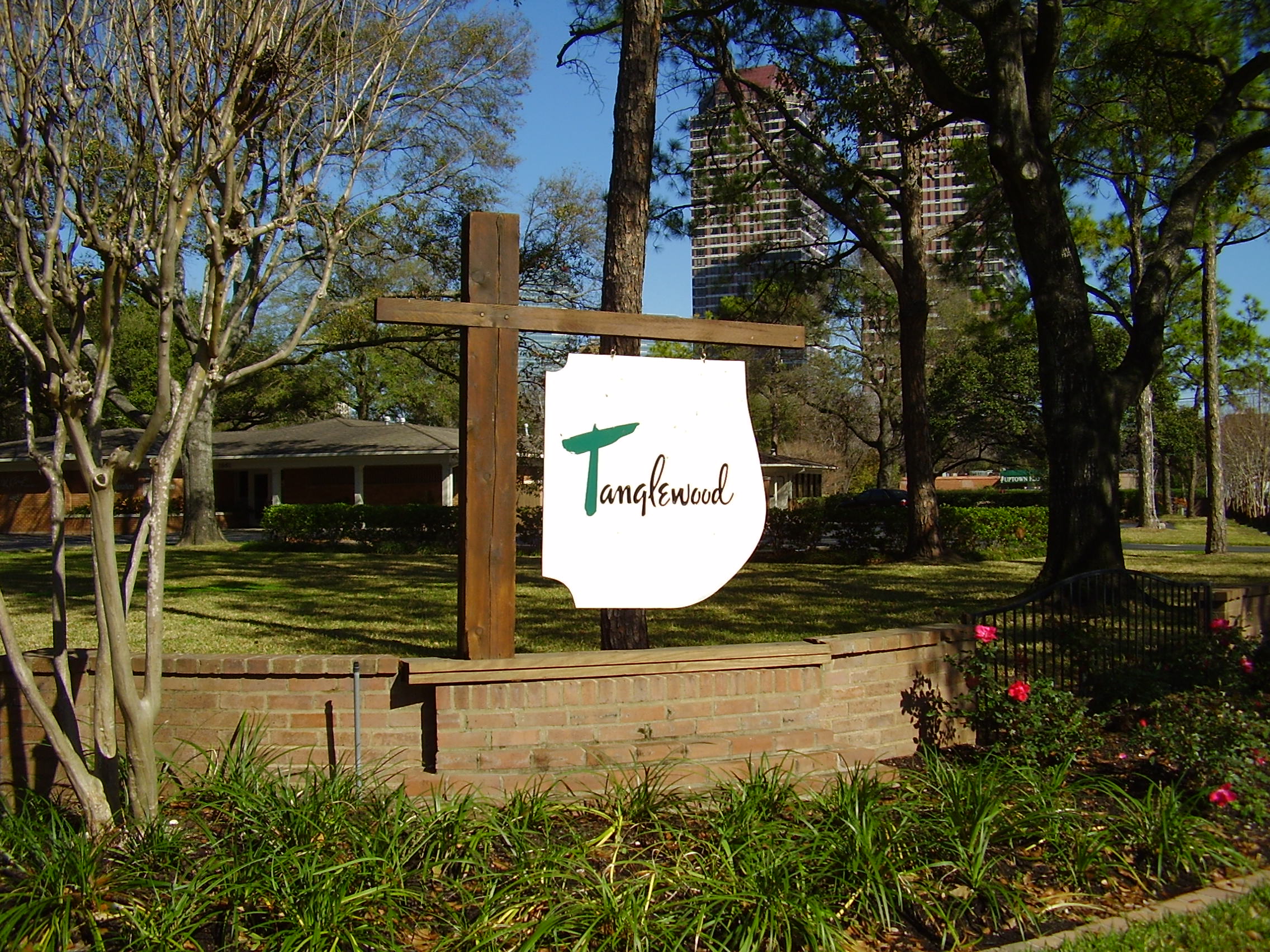 Tanglewood neighborhood sign in Houston TX — professional house cleaning services