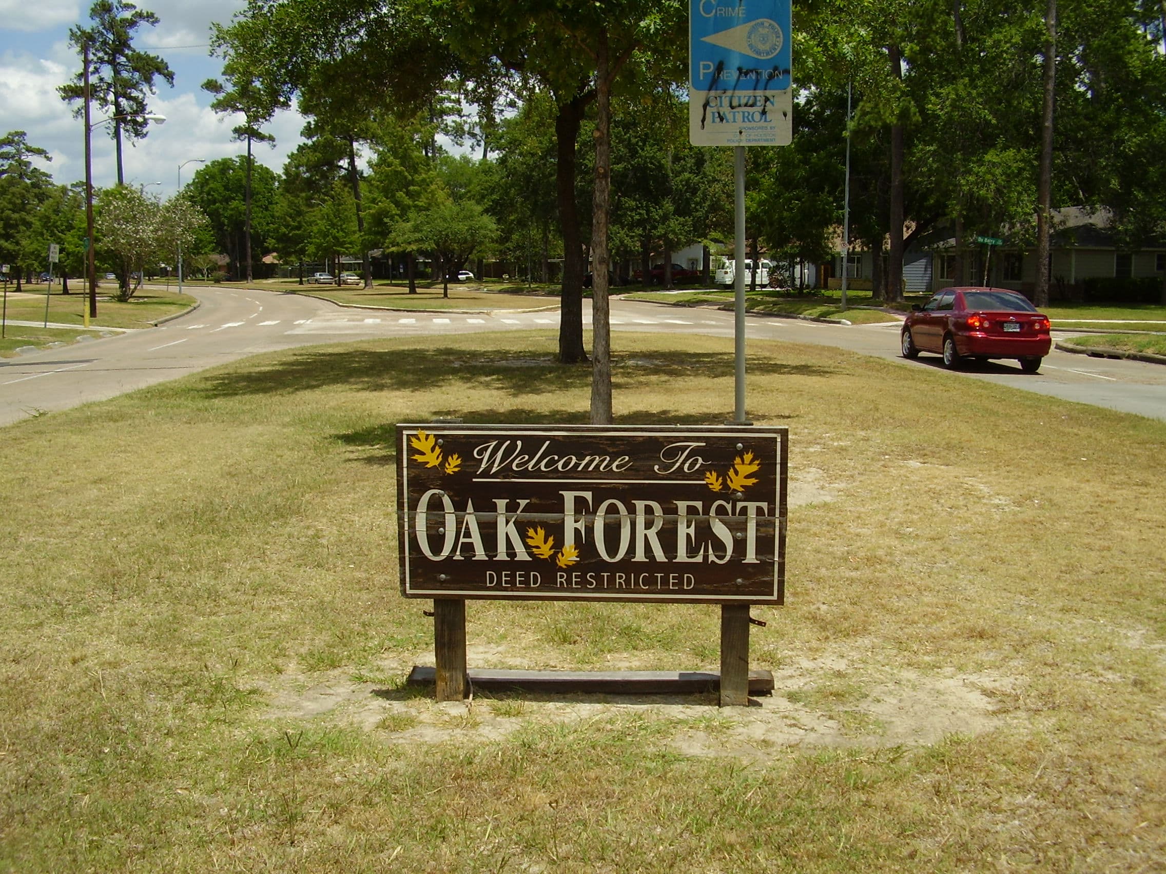 Oak Forest neighborhood street in Houston TX — professional house cleaning services